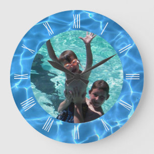 Aqua Blauw Zwembad Zomer Vakantie Foto Grote Klok