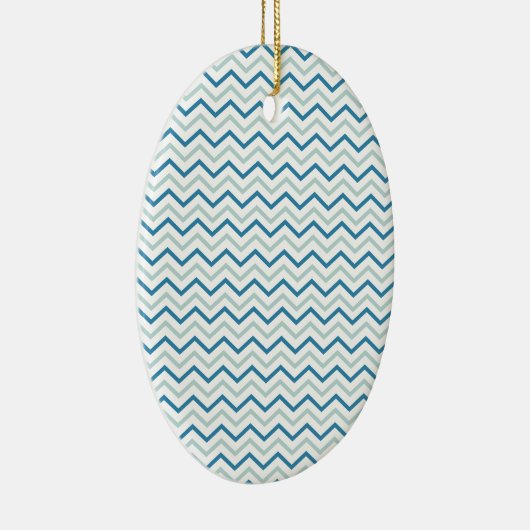 Aqua Blauwe Chevron Patroon Keramisch Ornament (Rechts)