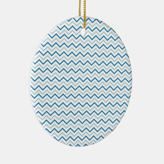 Aqua Blauwe Chevron Patroon Keramisch Ornament (Rechts)