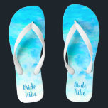 Aqua Blauwe Kleurverlopen Eenvoudige Monogram Naam Teenslippers<br><div class="desc">Dit stijlvolle paar verloop aqua blauwe teenslippers is een onvergetelijk cadeau voor leden van het bruiloftsgezelschap: bruid,  bruidsmeisjes,  moeder van de bruid,  getuige...  Ze zullen een stijlvolle glans toevoegen aan je trouwdag,  vrijgezellenfeest of andere viering.</div>