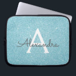 Aqua Blauwgroen Blauw Glitter en Sparkle Monogram Laptop Sleeve<br><div class="desc">Aqua Blauwgroen Blue Faux Glitter en Sparkle Elegant Monogram Hoesje. Dit hoesje kan worden aangepast om uw initiaal en voornaam te omvatten.</div>