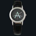 Aqua Blauwgroen Blauw Manuscript Meisjes Monogram  Horloge<br><div class="desc">Zwart en Aqua Blauwgroen Blauw Eenvoudig Script Monogram Naam Watch. Dit maakt het perfecte afstuderen,  verjaardagscadeau,  bruiloft,  vrijgezellenfeest,  jubileum,  baby shower of vrijgezellenfeest cadeau voor iemand die houdt van glamoureuze en chique stijlen.</div>