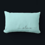 Aqua Blue Blauwgroen Girly Script Monogram Name Mo Kussen<br><div class="desc">Aqua Blue Blauwgroen Monogram Voeg je eigen naam Lumbar Pillow toe. Dit maakt de perfecte liefhebbende 16 verjaardag,  bruiloft,  vrijgezellenfeest,  verjaardagsdag,  baby shower of vrijgezellenfeest voor iemand die van luxe glam en stijl houdt.</div>