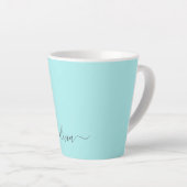 Aqua Blue Blauwgroen modern script meisjesmonogram Latte Mok (Rechterhoek)