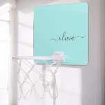 Aqua Blue Blauwgroen modern script meisjesmonogram Mini Basketbalbord<br><div class="desc">Aqua Blue Blauwgroen Simple Script Monogram Name Mini Basketball Hoop. Dit maakt de perfecte liefhebbende 16 verjaardag,  bruiloft,  vrijgezellenfeest,  verjaardagsdag,  baby shower of vrijgezellenfeest voor iemand die van luxe glam en stijl houdt.</div>