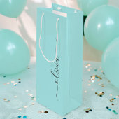Aqua Blue Blauwgroen modern script meisjesmonogram Wijn Cadeautas