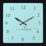 Aqua Blue Blauwgroen Script Monogram Girly Name Vierkante Klok<br><div class="desc">Aqua Blue Blauwgroen Script Monogram Name Clock. Dit maakt de perfecte liefhebbende 16 verjaardag,  bruiloft,  vrijgezellenfeest,  verjaardagsdag,  baby shower of vrijgezellenfeest voor iemand die van luxe glam en stijl houdt.</div>