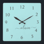 Aqua Blue Blauwgroen Script Monogram Girly Name Vierkante Klok<br><div class="desc">Aqua Blue Blauwgroen Script Monogram Name Clock. Dit maakt de perfecte liefhebbende 16 verjaardag,  bruiloft,  vrijgezellenfeest,  verjaardagsdag,  baby shower of vrijgezellenfeest voor iemand die van luxe glam en stijl houdt.</div>