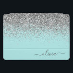 Aqua Blue Blauwgroen Silver Glitter Monogram iPad Pro Cover<br><div class="desc">Aqua Blue - Blauwgroen en Zilver Sparkle Glitter Script Monogram Name Laptop Hoesje. Dit maakt de perfecte liefhebbende 16 verjaardag,  bruiloft,  vrijgezellenfeest,  verjaardagsdag,  baby shower of vrijgezellenfeest voor iemand die van luxe glam en stijl houdt.</div>
