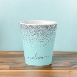 Aqua Blue Blauwgroen Silver Glitter Monogram Latte Mok<br><div class="desc">Aqua Blue - Blauwgroen en Silver Sparkle Glitter Script Monogram Naam Latte Coffee Cup Mok. Dit maakt de perfecte lieve 16 verjaardags-,  bruiloft-,  vrijgezellenfeest-,  jubileum-,  baby shower- of vrijgezellenfeestcadeau voor iemand die van glamluxe en chique stijlen houdt.</div>