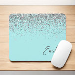 Aqua Blue Blauwgroen Silver Glitter Monogram Muismat<br><div class="desc">Aqua Blue Blauwgroen Silver Sparkle Glitter Monogram Name and Initiaal Mousepad (muispad). Dit maakt de perfecte liefhebbende 16 verjaardag,  bruiloft,  vrijgezellenfeest,  verjaardagsdag,  baby shower of vrijgezellenfeest voor iemand die van luxe glam en stijl houdt.</div>