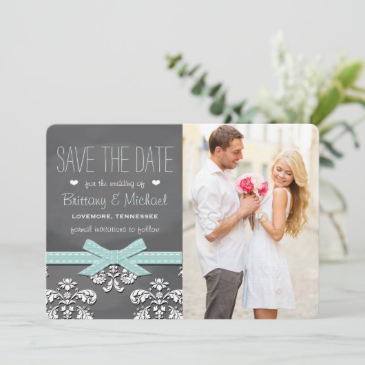 Aqua Blue Chalkboard Lace & Bow Save the Date Card (Staand voorkant)