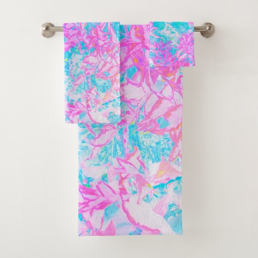 Aqua Blue en Hot Pink Hydrangea Landschap Bad Handdoek (Insitu)
