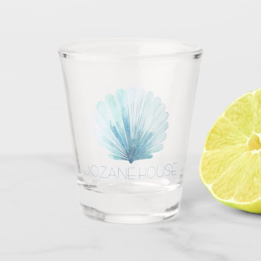 Aqua Blue en White Coastal Seashell gepersonalisee Shot Glas (Voorkant)