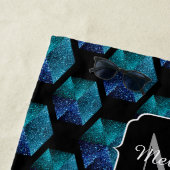 Aqua blue sparkles diamantgeometrisch Monogram Strandlaken (In situ)
