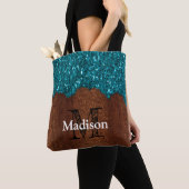 Aqua blue sparkles rustige bruin hout Monogram Tote Bag (Dichtbij)