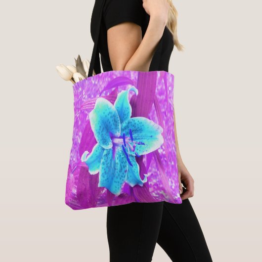  Aqua Blue Stargazer Lily op Paars Tote Bag (Dichtbij)