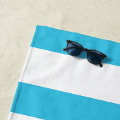 Aqua Blue Stripe Personalized Lake House Strandlaken (In situ)