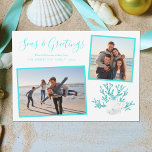 Aqua Blue Zeeen & Greetings Beach Christmas 2 Foto Feestdagenkaart<br><div class="desc">Deze op het strand geïnspireerde kerstkaart bevat twee ingelijste foto's,  een witte zanddollar en 2 witte zeesterren op aquablauw glitterkoraal en "Zeeen & Greetings" in een trendy handschriftlettertype.</div>