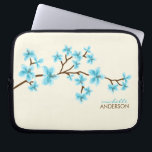 Aqua Cherry Blossingboom Laptop Sleeve<br><div class="desc">De persoonlijke laptophoes bevat een prachtige vectorafbeelding van een kersbloesems of sakura-boom. Pas aan met jouw naam, monogram, initialen of tekst van uw keuze.
Mujka</div>