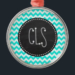 Aqua Color Chevron;  Chalkboard uiterlijk Metalen Ornament<br><div class="desc">U zult van dit schattige,  elegante,   schitterende ontwerp houden met Aqua Color Chevron,  het ontwerp van het zigzagpatroon! We nodigen je uit naar onze winkel,  Baby shower Boutique,  om dit coole retro-bord te uitzichten op veel meer aanpasbare producten,  waaronder retro Baby Shower-uitnodigingen en babyjongen- en meisjescadeautjes! Met vriendelijke groet!</div>