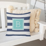 Aqua en Navy Stripe Monogram buiten Buitenkussen<br><div class="desc">Voeg een gedurfde, moderne stijl toe aan uw geduld, dek of zwembad met onze monogrammed buitensteentjes in klassiek blauw van de zeemijl en wit met een pop water. Het ontwerp is voorzien van brede marineslang en witte horizontale strepen aan beide zijden, met uw monogram van één initiaal aan de voorzijde...</div>