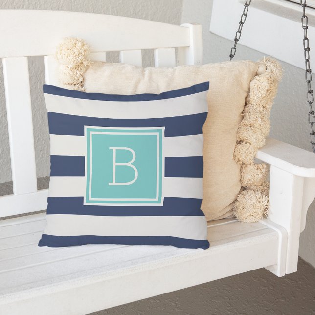 Aqua en Navy Stripe Monogram buiten Buitenkussen (Creator heeft geüpload)