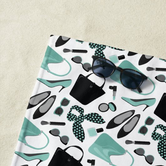 Aqua- en zwarte-meisjes-design strandlaken (In situ)