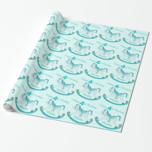 Aqua genaamd rocking horse 4de verjaardagspatroon  cadeaupapier (Uitgerold)
