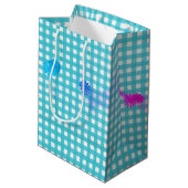 Aqua gingham en bloemen medium cadeauzakje (Achterkant Gekanteld)