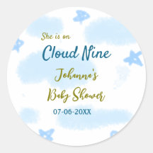 Aqua gold ze staat op negen baby shower wolken