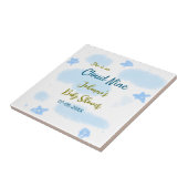 Aqua gold ze staat op negen baby shower wolken tegeltje (Zijkant)