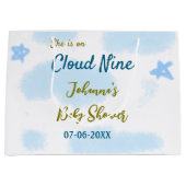 Aqua goud ze is op wolk negen baby shower wolken  groot cadeauzakje (Voorkant)