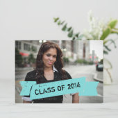 Aqua Grunge Banner Afstudeerder Uitnodiging (Staand voorkant)