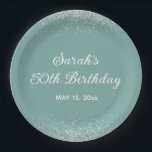 Aqua Mint Silver Diamond Glitter 50th Birthday Papieren Bordje<br><div class="desc">Creëer uw eigen elegante aqua / mint verjaardagsfeestje op maat gemaakte papieren borden met sprankelende glitter en witte kalligrafie / scripttekst. Gepersonaliseerd met de naam van de eregast en haar leeftijd. Tekst en lettertypen zijn volledig aanpasbaar op dit bord, evenals de achtergrondkleur. Dus ongeacht het thema van uw feestkleur of...</div>