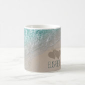 Aqua Ocean Sand Carved Hearts Voeg Naam toe Koffiemok (Center)