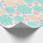 Aqua Pink en Gold Snowflakes Patroon Cadeaupapier (Hoek)