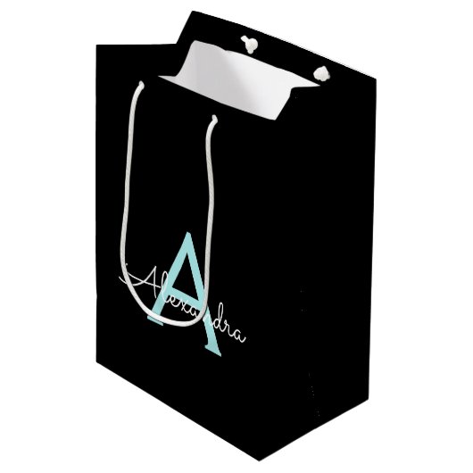 Aqua Teal Blauwe Script Meisjesnaam Monogram Medium Cadeauzakje (Voorkant Gekanteld)