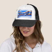 Aqualume Wave Shirt – Blauw Oranje Abstracte Stroo Trucker Pet (In situ)