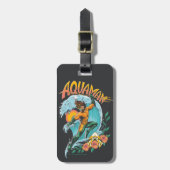 Aquaman en Trident Rising Surf Graphic Bagagelabel (Voorkant verticaal)