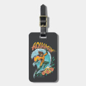 Aquaman en Trident Rising Surf Graphic Bagagelabel (Voorkant verticaal)