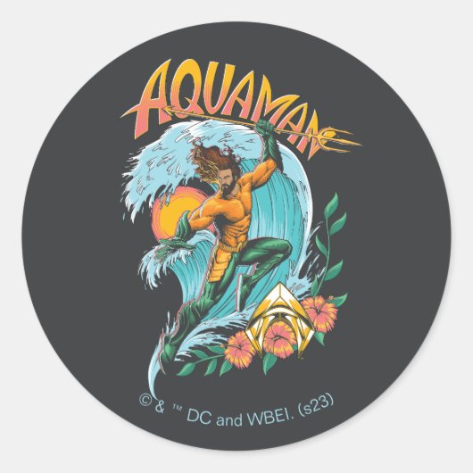 Aquaman en Trident Rising Surf Graphic Ronde Sticker (Voorkant)