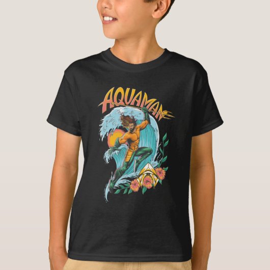 Aquaman en Trident Rising Surf Graphic T-shirt (Voorkant)