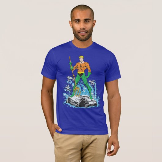 Aquaman Stands met Pitchfork T-shirt (Voorkant volledig)