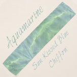 Aquamarijn Seafoam Mooi Water Sjaal<br><div class="desc">Aquamarijn is een aquablauw zee dat gekust wordt door de zon. Zonlicht reflecterend uit tropisch zee water inspireerde dit prachtige aquamarijn sjaal ontwerp van natuur. Personaliseer deze lichte stijlvolle sjaal met haar Initialen voor een echt unieke mode stijl. Dit afbeelding is originele oceaanfotografie van JLW_PHOTOGRAPHY.</div>