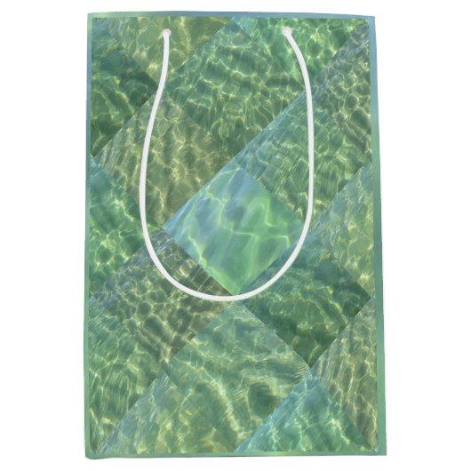 Aquamarine Seafoam Aqua Water Patchwork Medium Cadeauzakje (Voorkant)