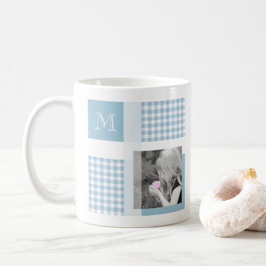 Aquamarine Voeg uw foto toe Gingham Modern Monogra Koffiemok (Met donut)