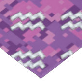 Aquarius Sign. over fuchsia roze digitale camo Tafelkleed (Gekanteld)