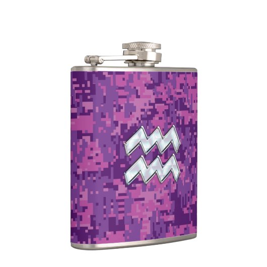 Aquarius Zodiac Sign on fuchsia digital camouflage Heupfles (Rechts)
