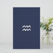 Aquarius Zodiac Sign on Royal Blue Carbon Fiber Briefpapier (Staand voorkant)